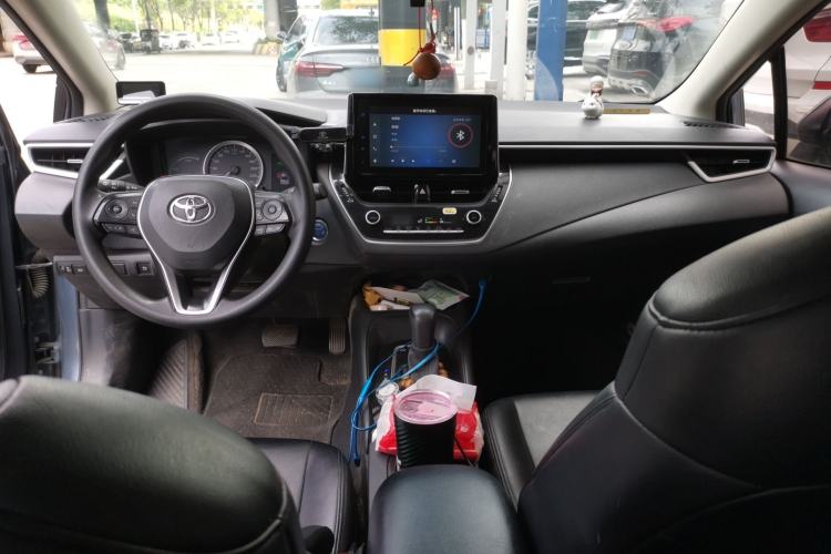 Used Toyota Corolla 2021 Dual-Motor 1.8L E-CVT Elite Edition Center Console