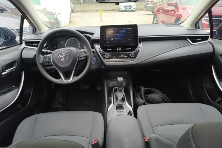 Used Toyota Corolla 2021 Dual-Motor 1.8L E-CVT Elite Edition Center Console