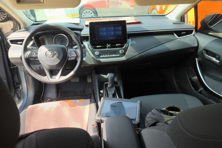 Used Toyota Corolla 2021 Dual-Motor 1.8L E-CVT Elite Edition Center Console