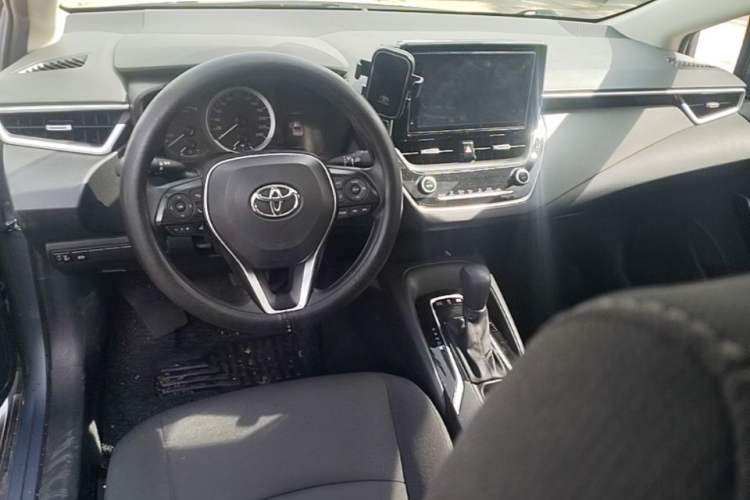 Used Toyota Corolla 2021 Dual-Motor 1.8L E-CVT Elite Edition Center Console