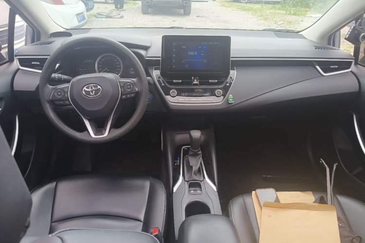 Used Toyota Corolla 2021 Dual-Motor 1.8L E-CVT Elite Edition Center Console