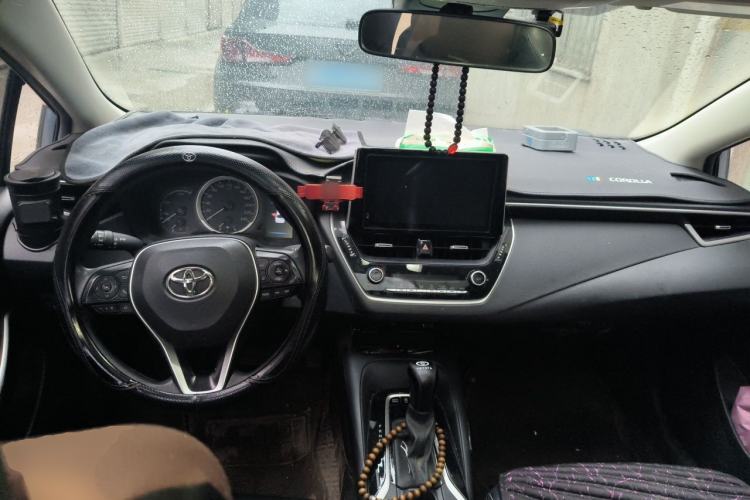 Used Toyota Corolla 2021 Dual-Motor 1.8L E-CVT Elite Edition Center Console