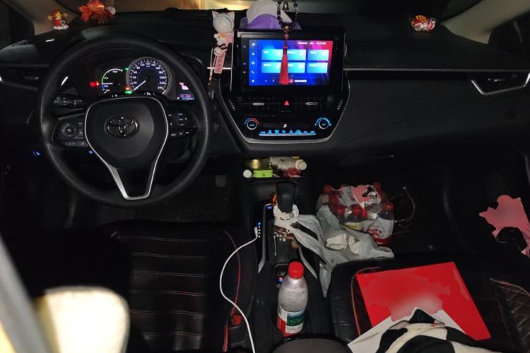 Used Toyota Corolla 2021 Dual-Motor 1.8L E-CVT Elite Edition Center Console