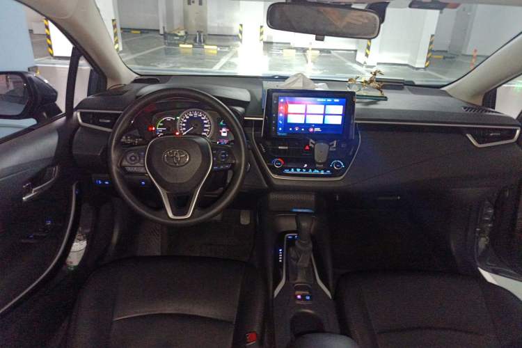 Used Toyota Corolla 2021 Dual-Motor 1.8L E-CVT Elite Edition Center Console