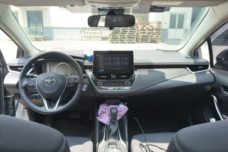 Used Toyota Corolla 2021 Dual-Motor 1.8L E-CVT Elite Edition Center Console