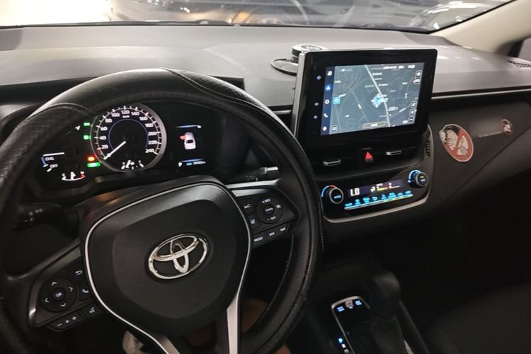 Used Toyota Corolla 2021 Dual-Motor 1.8L E-CVT Elite Edition Center Console