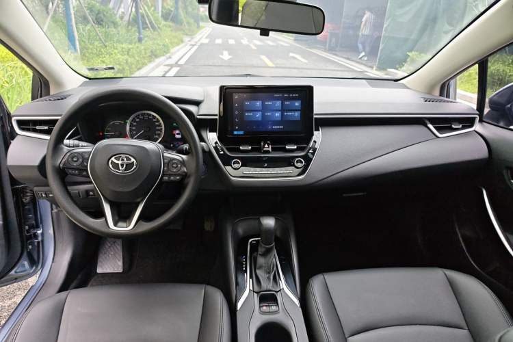 Used Toyota Corolla 2021 Dual-Motor 1.8L E-CVT Elite Edition Center Console