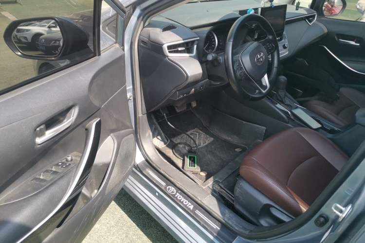 Used Toyota Corolla 2021 Dual-Motor 1.8L E-CVT Elite Edition Driver Seat