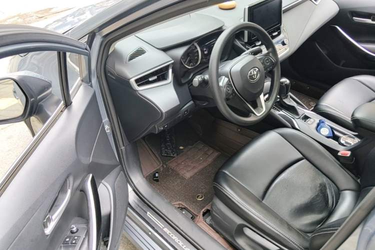 Used Toyota Corolla 2021 Dual-Motor 1.8L E-CVT Elite Edition Driver Seat