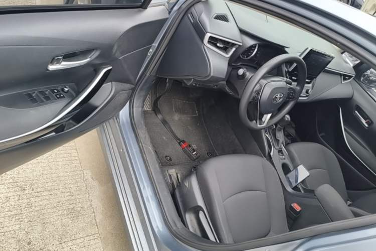 Used Toyota Corolla 2021 Dual-Motor 1.8L E-CVT Elite Edition Driver Seat