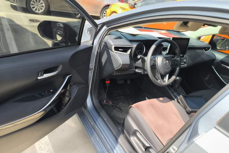 Used Toyota Corolla 2021 Dual-Motor 1.8L E-CVT Elite Edition Driver Seat