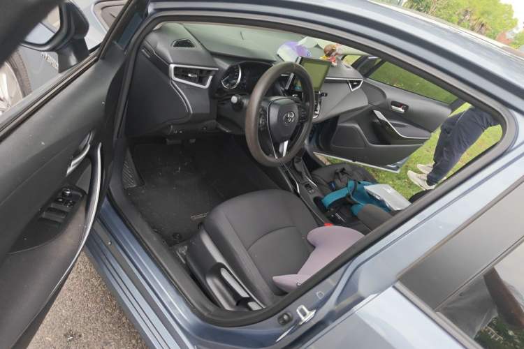 Used Toyota Corolla 2021 Dual-Motor 1.8L E-CVT Elite Edition Driver Seat