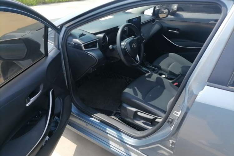 Used Toyota Corolla 2021 Dual-Engine 1.8L E-CVT Pioneer Edition Driver Seat