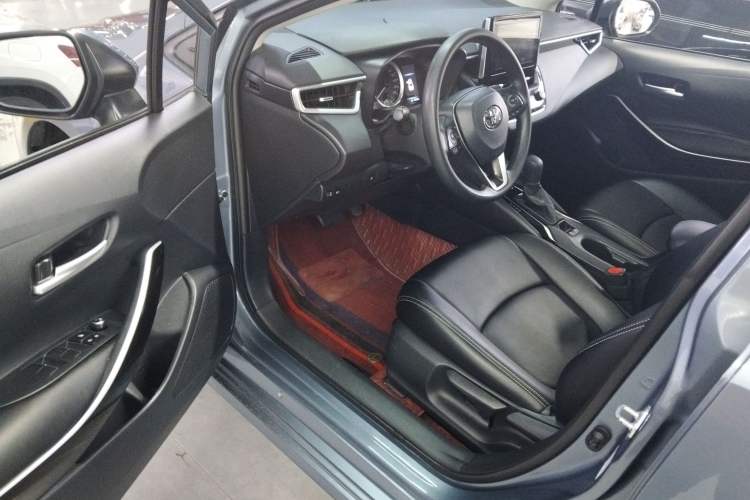Used Toyota Corolla 2021 Dual-Motor 1.8L E-CVT Elite Edition Driver Seat
