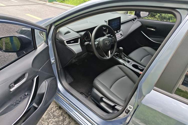 Used Toyota Corolla 2021 Dual-Motor 1.8L E-CVT Elite Edition Driver Seat