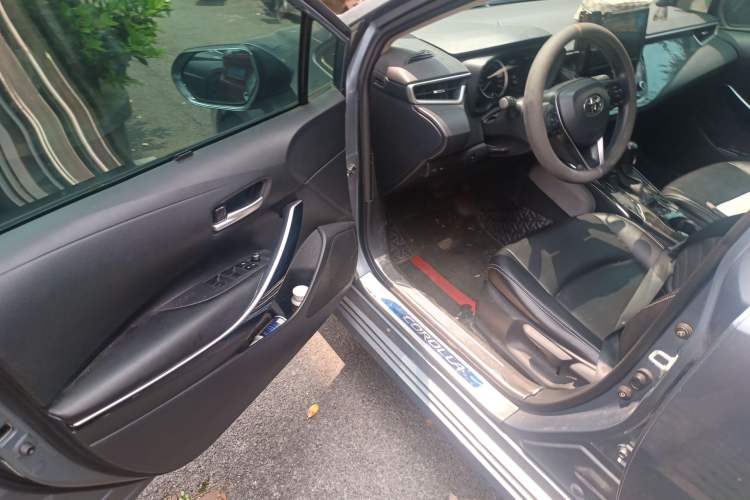 Used Toyota Corolla 2021 Dual-Motor 1.8L E-CVT Elite Edition Driver Seat