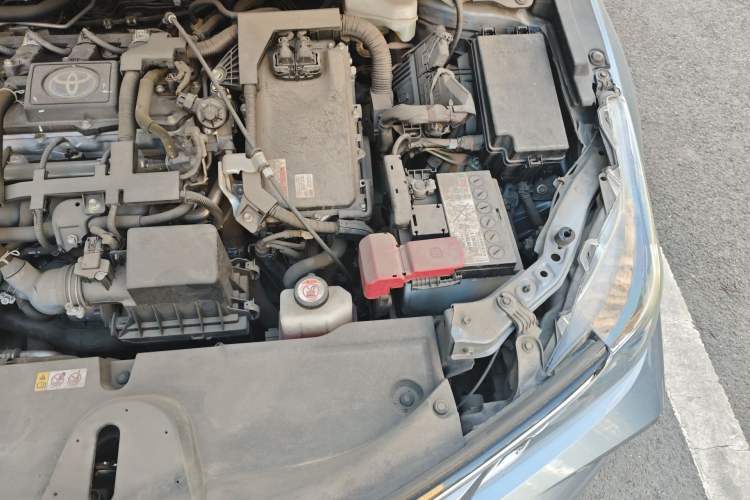Used Toyota Corolla 2021 Dual-Motor 1.8L E-CVT Elite Edition Engine Bay Left