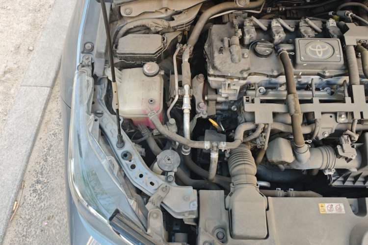 Used Toyota Corolla 2021 Dual-Motor 1.8L E-CVT Elite Edition Engine Bay Right