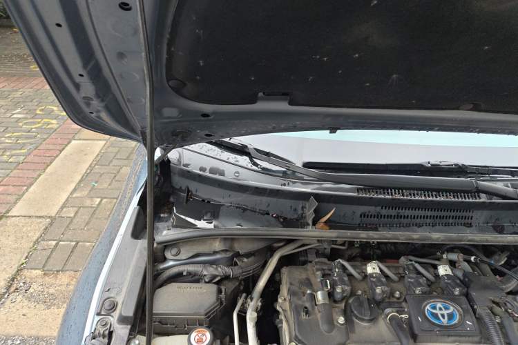Used Toyota Corolla 2021 Dual-Motor 1.8L E-CVT Elite Edition Engine Bay Right