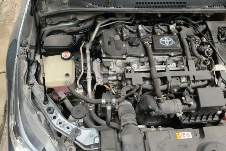 Used Toyota Corolla 2021 Dual-Motor 1.8L E-CVT Elite Edition Engine Bay Right