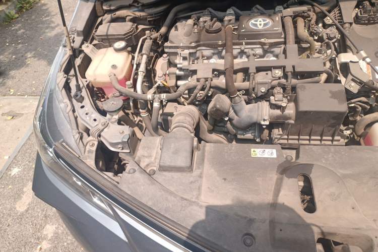 Used Toyota Corolla 2021 Dual-Motor 1.8L E-CVT Elite Edition Engine Bay Right