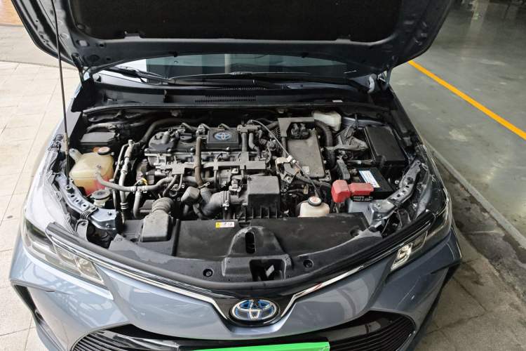 Used Toyota Corolla 2021 Dual-Motor 1.8L E-CVT Elite Edition Engine Bay