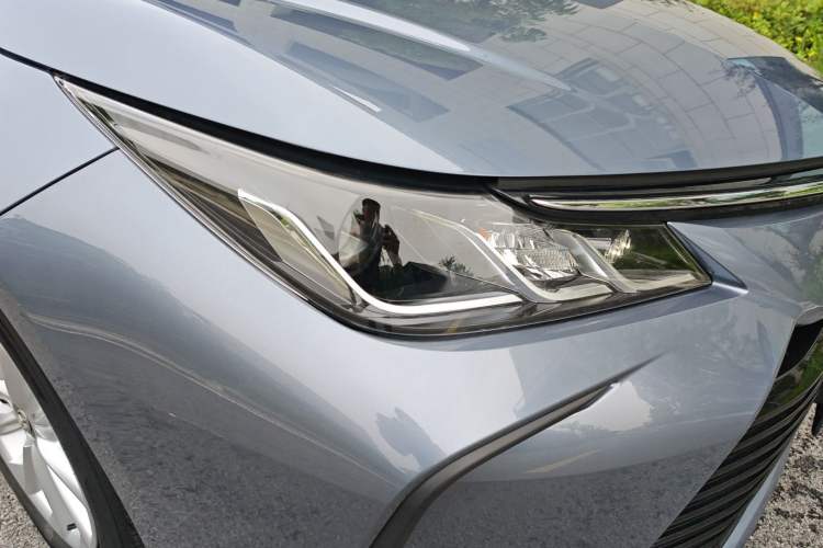 Used Toyota Corolla 2021 Dual-Motor 1.8L E-CVT Elite Edition Exterior 3