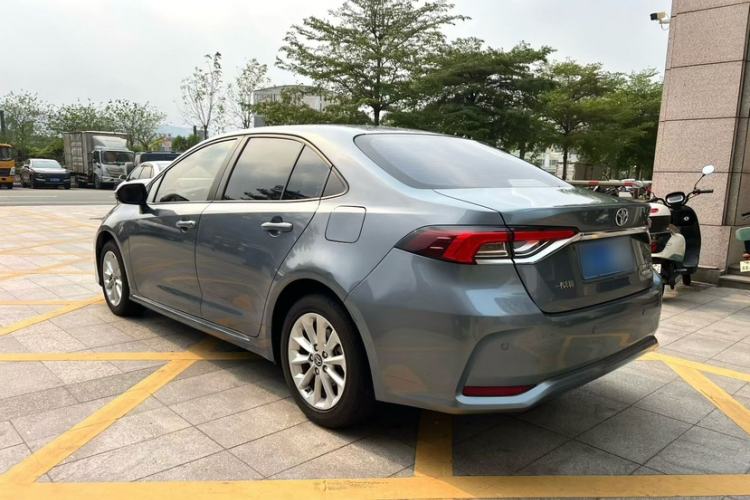 Used Toyota Corolla 2021 Dual-Motor 1.8L E-CVT Elite Edition Exterior 5