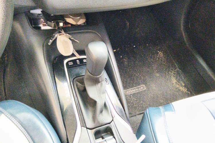 Used Toyota Corolla 2021 Dual-Motor 1.8L E-CVT Elite Edition Gear Lever