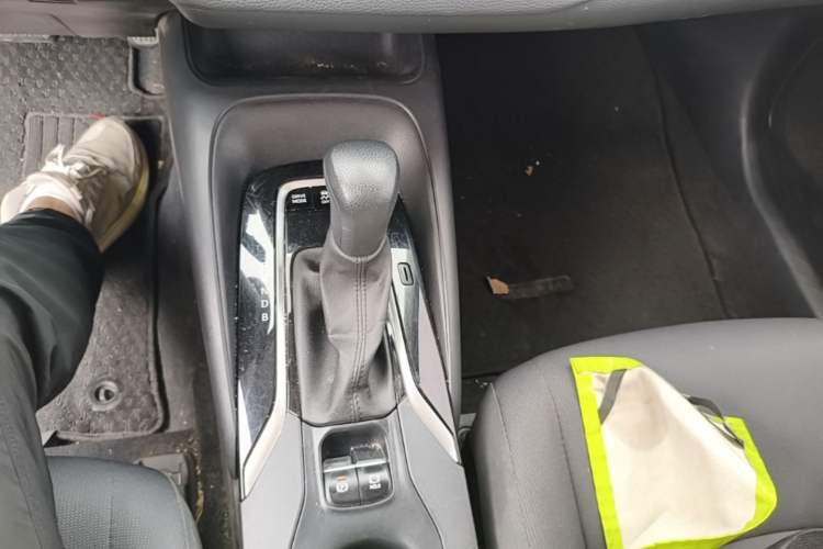 Used Toyota Corolla 2021 Dual-Motor 1.8L E-CVT Elite Edition Gear Lever