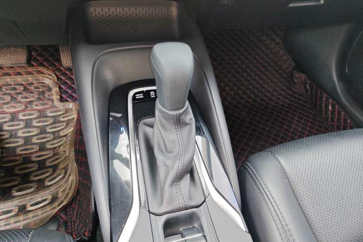 Used Toyota Corolla 2021 Dual-Motor 1.8L E-CVT Elite Edition Gear Lever