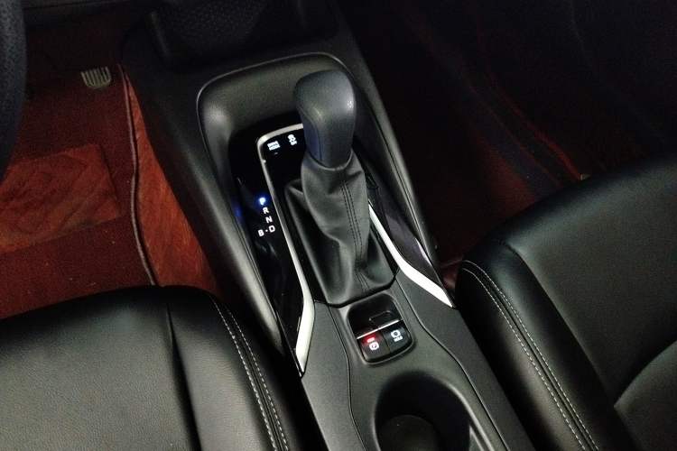 Used Toyota Corolla 2021 Dual-Motor 1.8L E-CVT Elite Edition Gear Lever