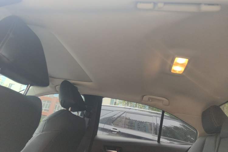 Used Toyota Corolla 2021 Dual-Motor 1.8L E-CVT Elite Edition Headliner