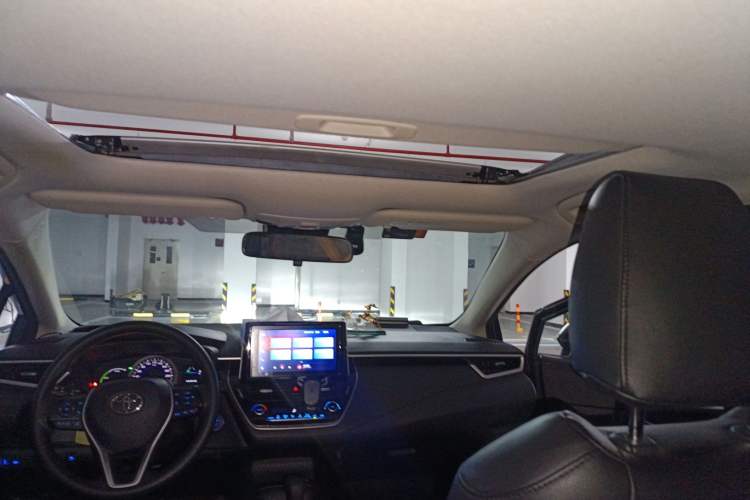 Used Toyota Corolla 2021 Dual-Motor 1.8L E-CVT Elite Edition Headliner
