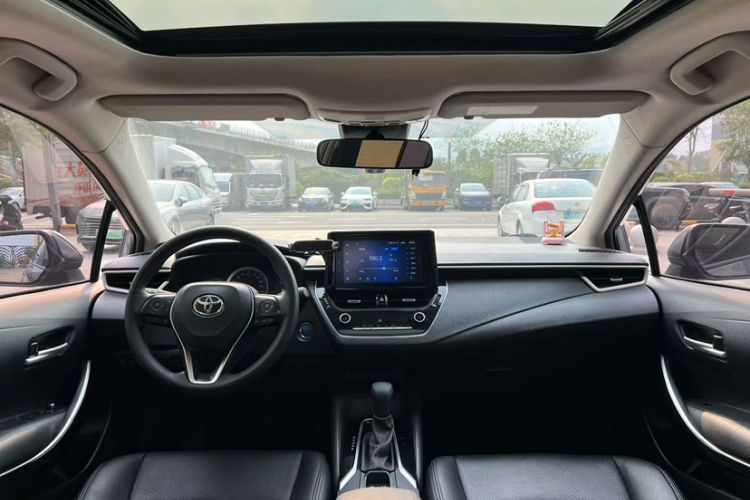 Used Toyota Corolla 2021 Dual-Motor 1.8L E-CVT Elite Edition Interior 2