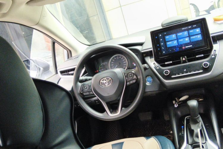 Used Toyota Corolla 2021 Dual-Motor 1.8L E-CVT Elite Edition Interior 3