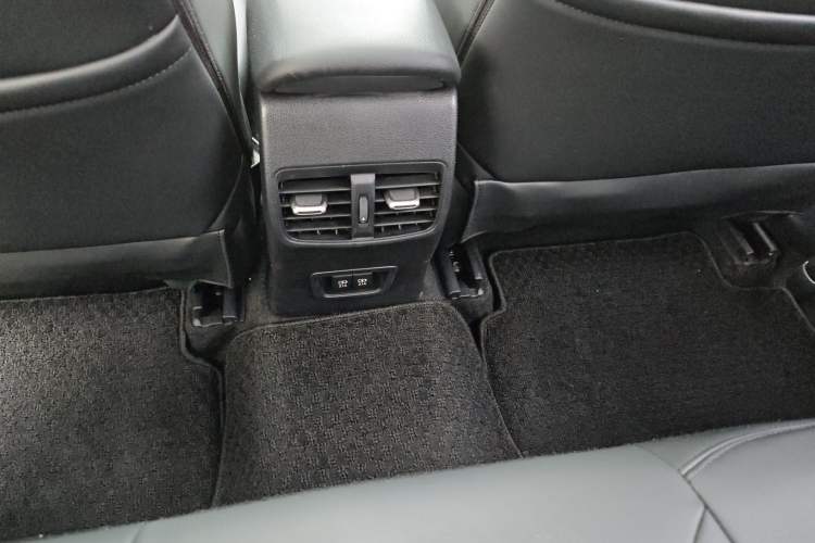 Used Toyota Corolla 2021 Dual-Motor 1.8L E-CVT Elite Edition Interior 3