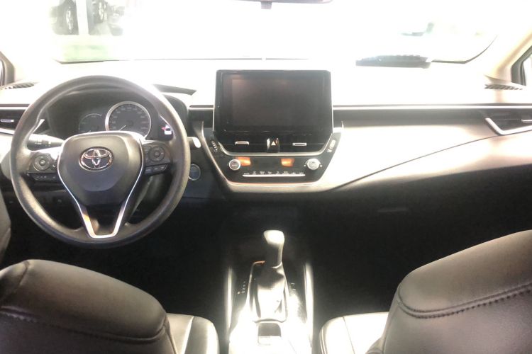 Used Toyota Corolla 2021 Dual-Motor 1.8L E-CVT Elite Edition Interior 4