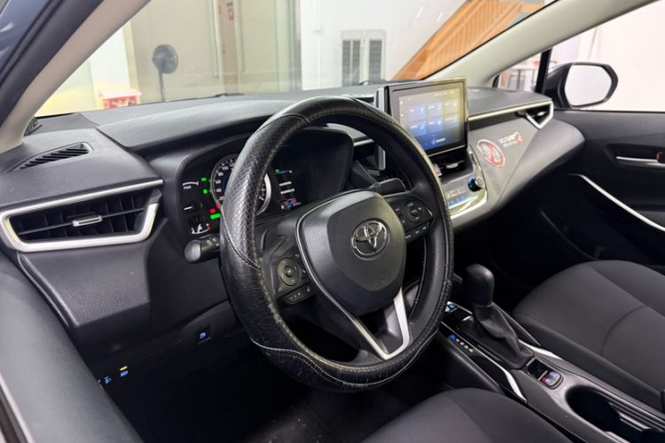 Used Toyota Corolla 2021 Dual-Motor 1.8L E-CVT Elite Edition Interior 4