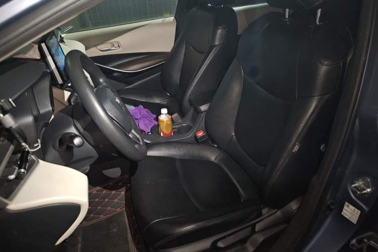 Used Toyota Corolla 2021 Dual-Motor 1.8L E-CVT Elite Edition Left Front Seat