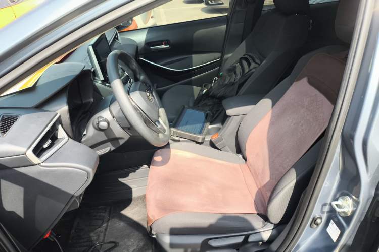 Used Toyota Corolla 2021 Dual-Motor 1.8L E-CVT Elite Edition Left Front Seat