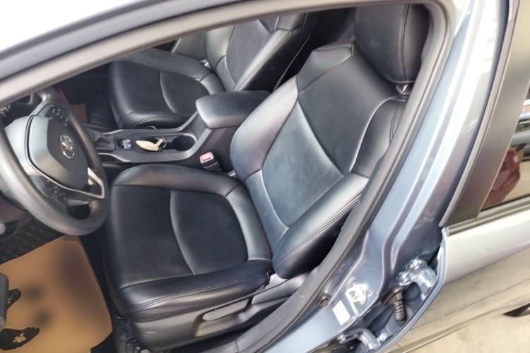 Used Toyota Corolla 2021 Dual-Motor 1.8L E-CVT Elite Edition Left Front Seat
