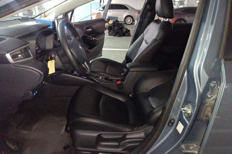 Used Toyota Corolla 2021 Dual-Motor 1.8L E-CVT Elite Edition Left Front Seat