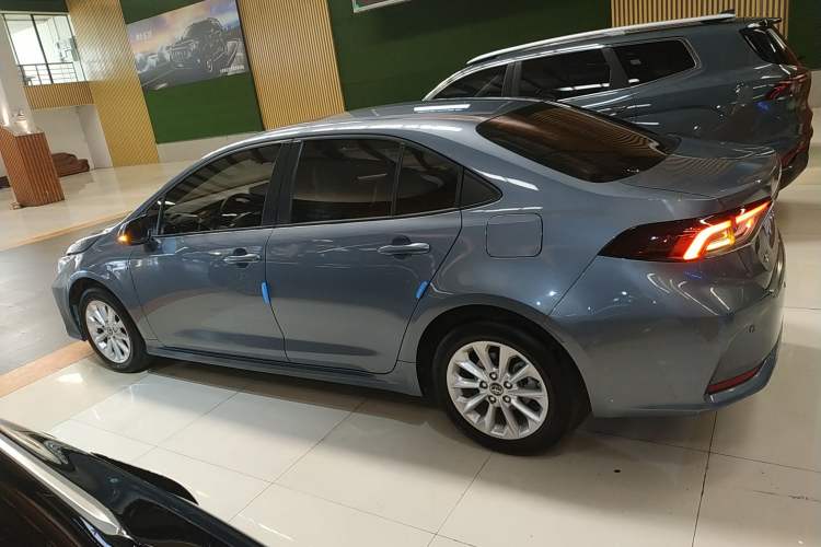 Used Toyota Corolla 2021 Dual-Motor 1.8L E-CVT Elite Edition Left Side