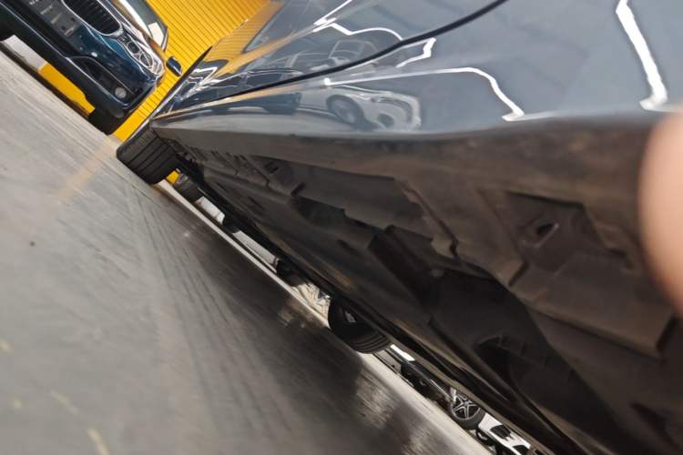 Used Toyota Corolla 2021 Dual-Motor 1.8L E-CVT Elite Edition Left Side Sill