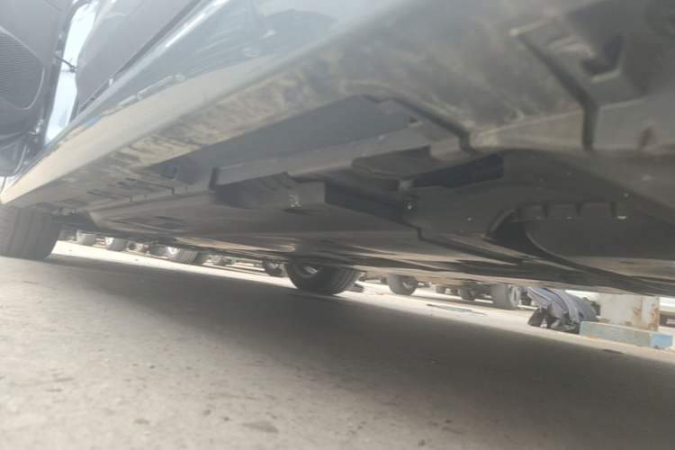 Used Toyota Corolla 2021 Dual-Motor 1.8L E-CVT Elite Edition Left Side Sill