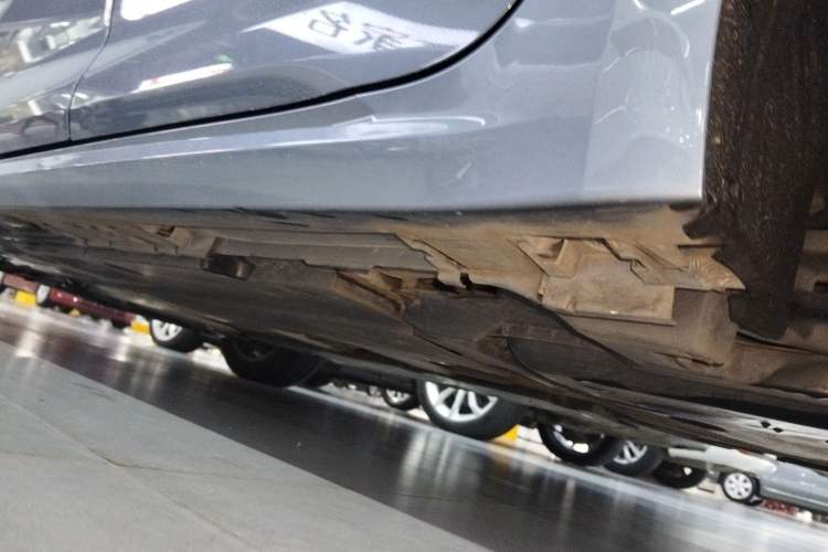 Used Toyota Corolla 2021 Dual-Motor 1.8L E-CVT Elite Edition Left Side Sill