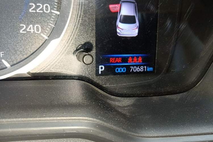 Used Toyota Corolla 2021 Dual-Motor 1.8L E-CVT Elite Edition Odometer Close Up