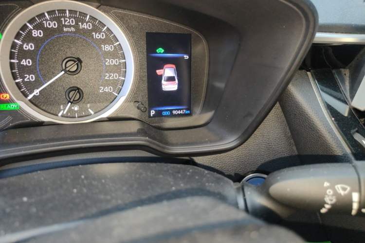 Used Toyota Corolla 2021 Dual-Motor 1.8L E-CVT Elite Edition Odometer Close Up