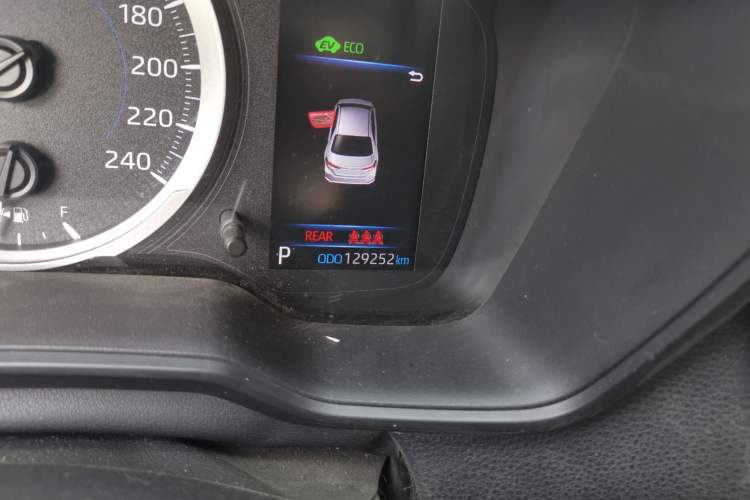 Used Toyota Corolla 2021 Dual-Motor 1.8L E-CVT Elite Edition Odometer Close Up